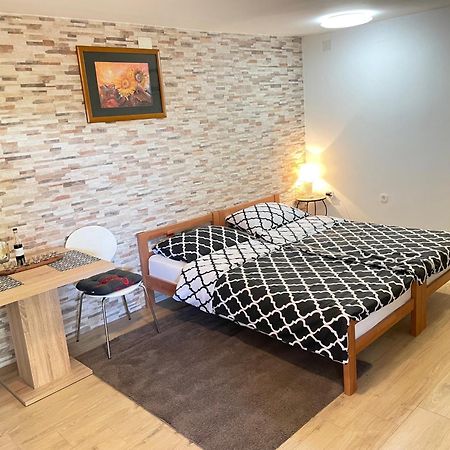 Apartment Mika Pula Luaran gambar