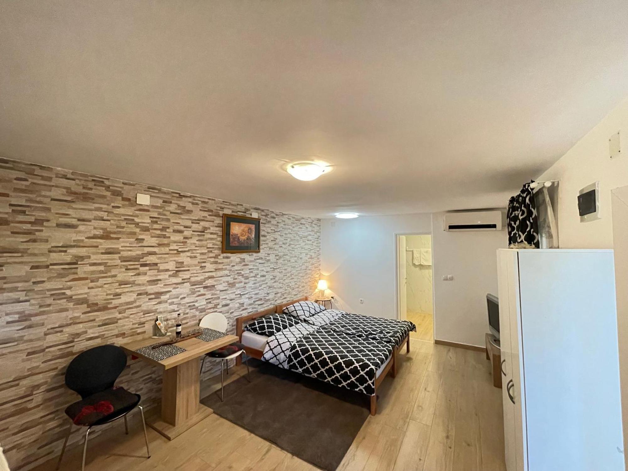 Apartment Mika Pula Luaran gambar