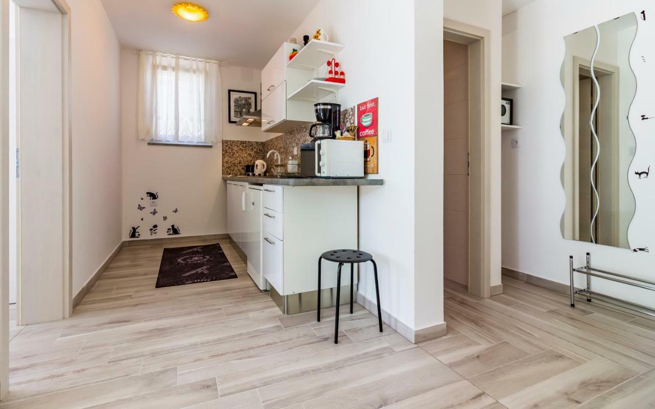 Apartment Mika Pula Luaran gambar