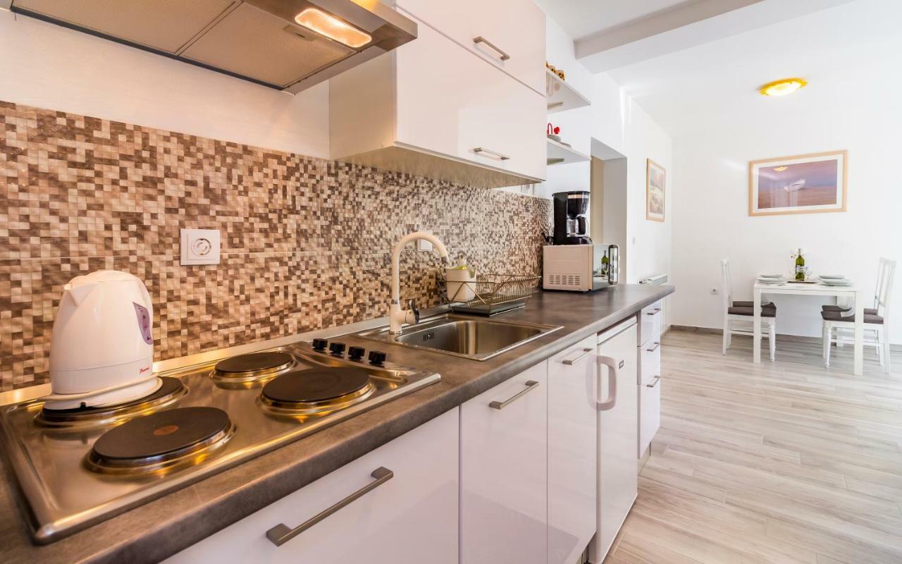 Apartment Mika Pula Luaran gambar