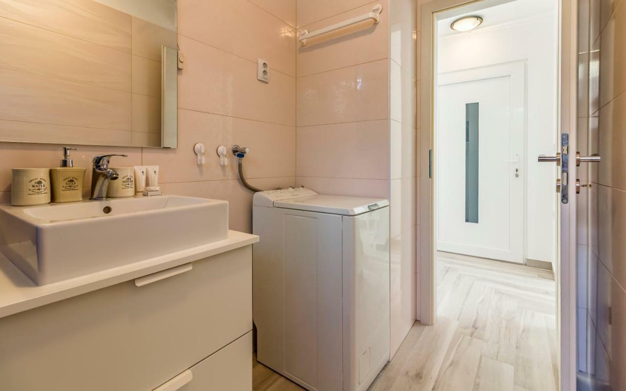 Apartment Mika Pula Luaran gambar