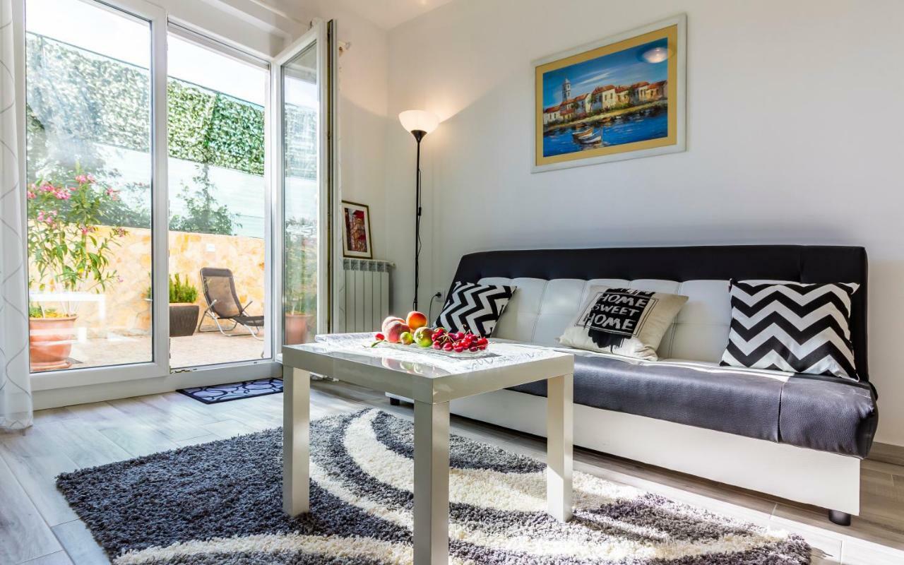 Apartment Mika Pula Luaran gambar