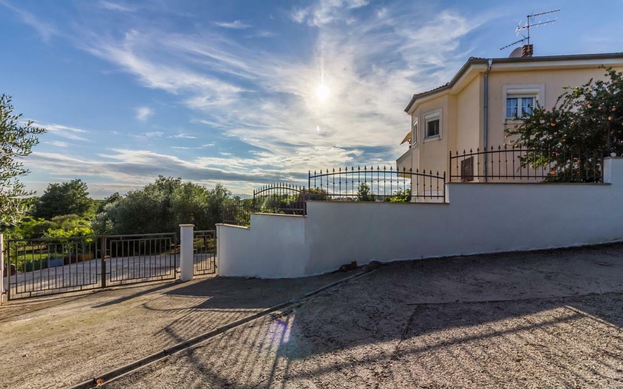 Apartment Mika Pula Luaran gambar