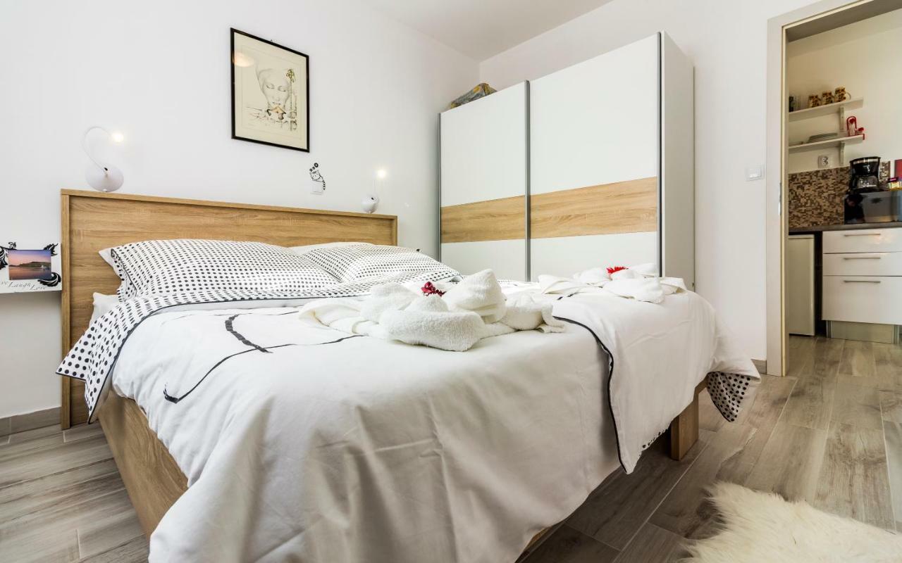 Apartment Mika Pula Luaran gambar